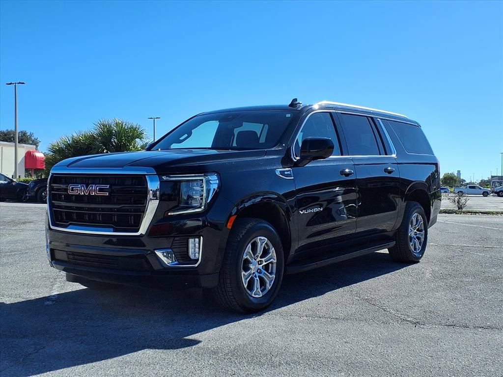 Used 2024 GMC Yukon XL SLE image 3