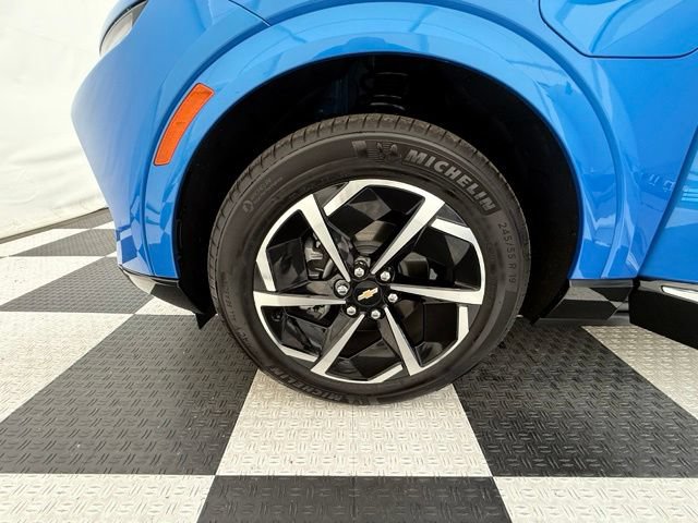 Used 2024 Chevrolet Equinox EV LT w/ LPO, Trailering Package FWD image 10