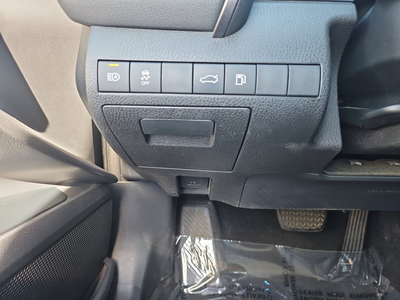 Used 2018 Toyota Camry XLE FWD image 23
