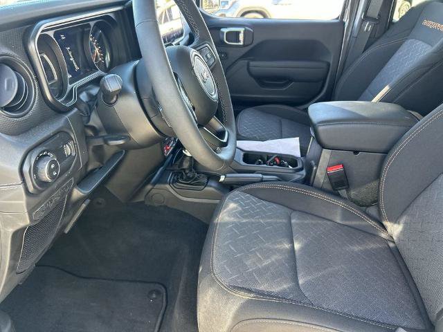 Used 2025 Jeep Gladiator Mojave w/ Convenience Group AWD/4WD image 14
