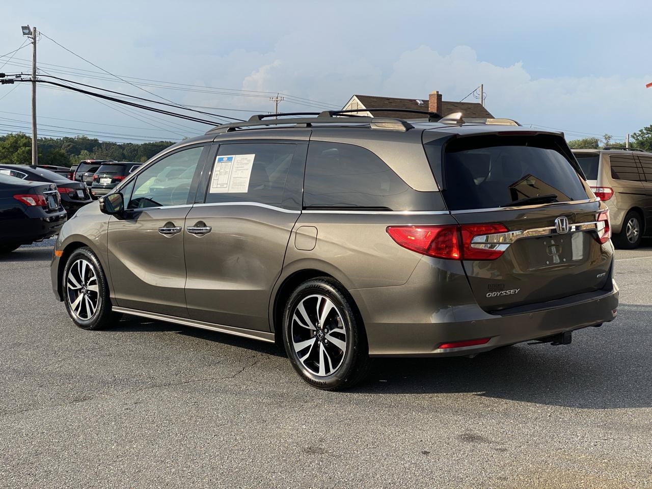 Used 2018 Honda Odyssey Elite image 2