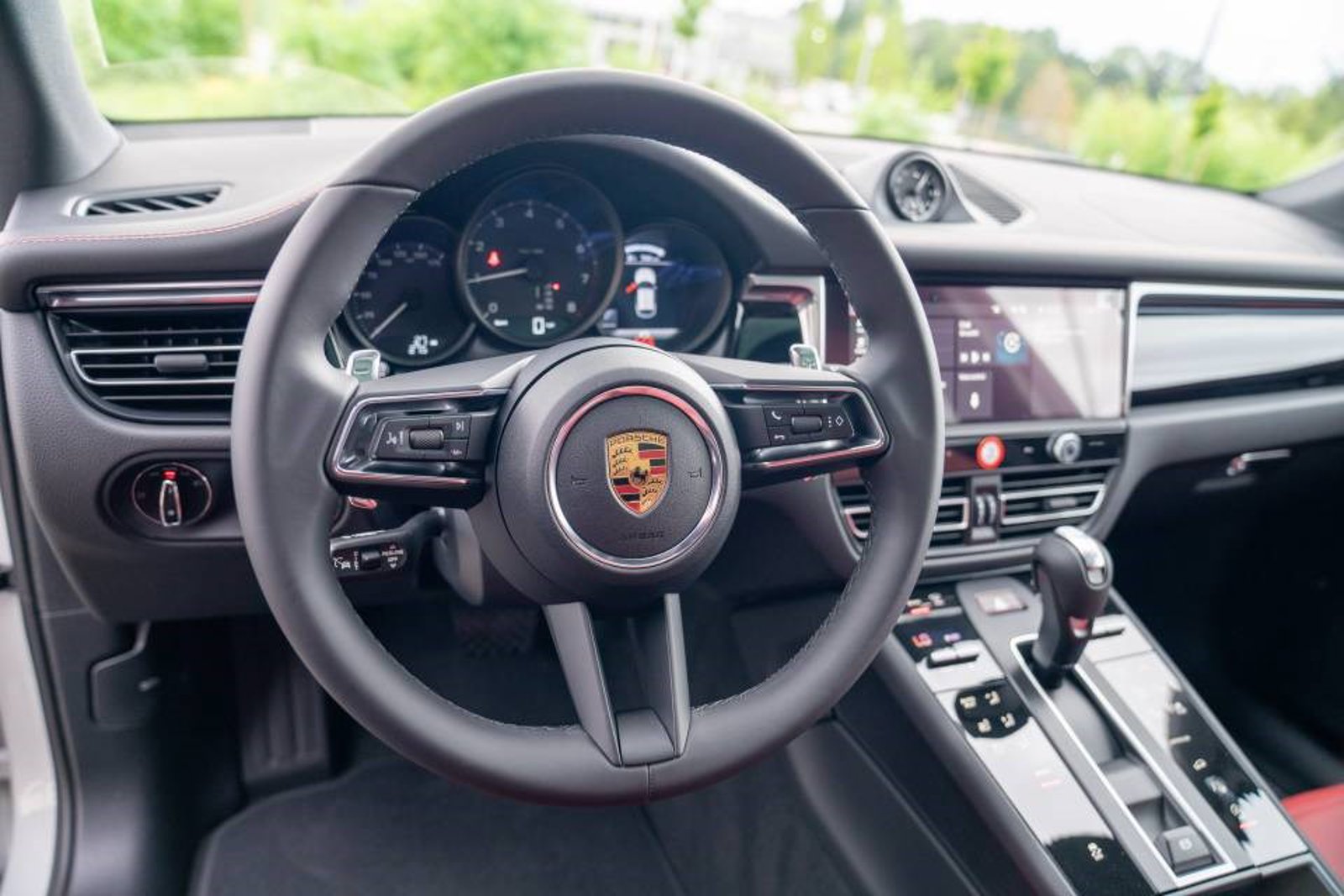 New 2026 Porsche Macan AWD/4WD image 15
