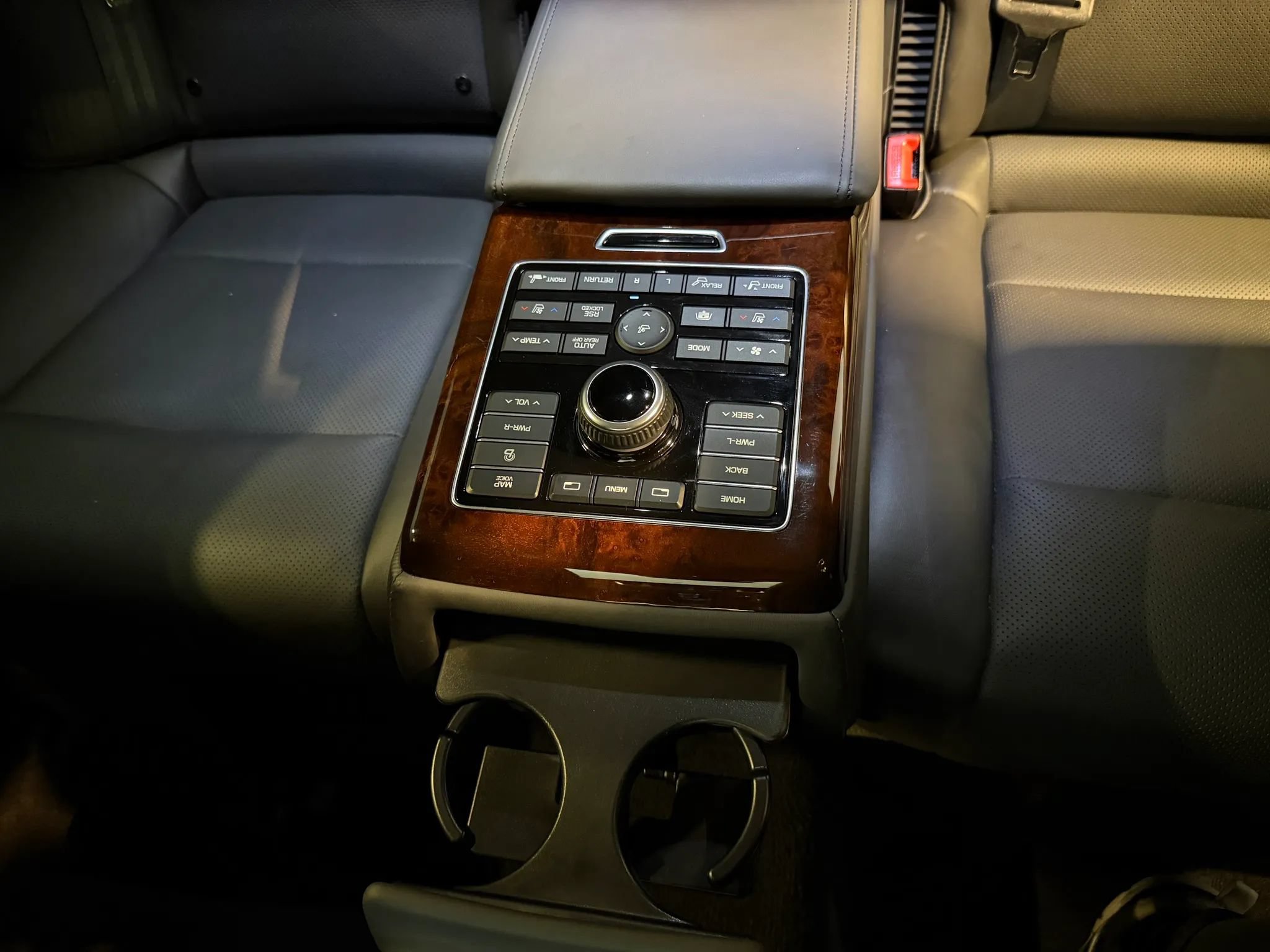 Used 2016 Hyundai Equus Ultimate RWD image 40