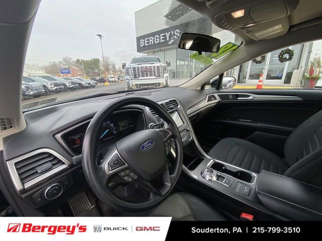 Used 2018 Ford Fusion SE w/ Fusion SE Technology Package image 12
