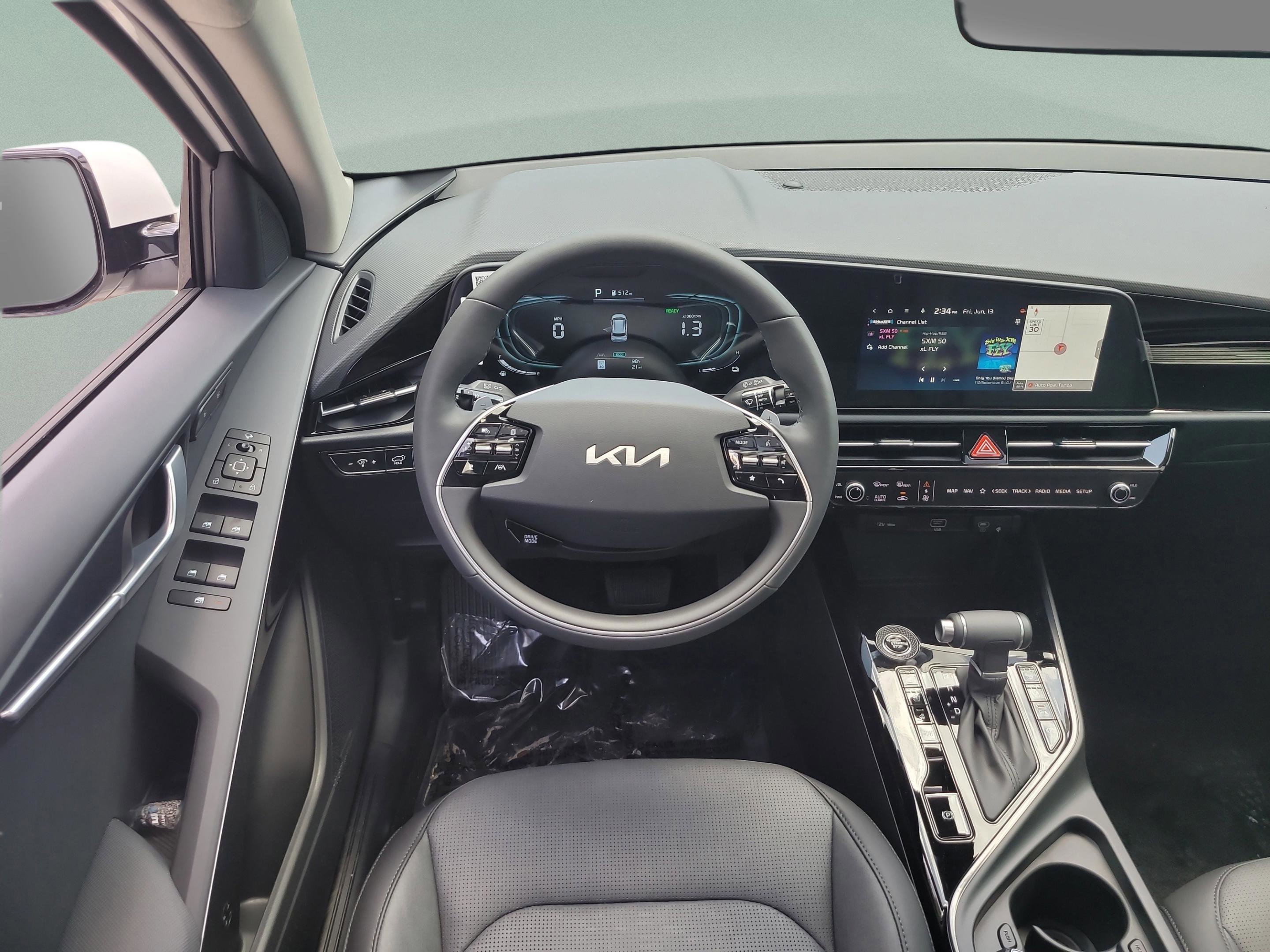 New 2025 Kia Niro SX image 16