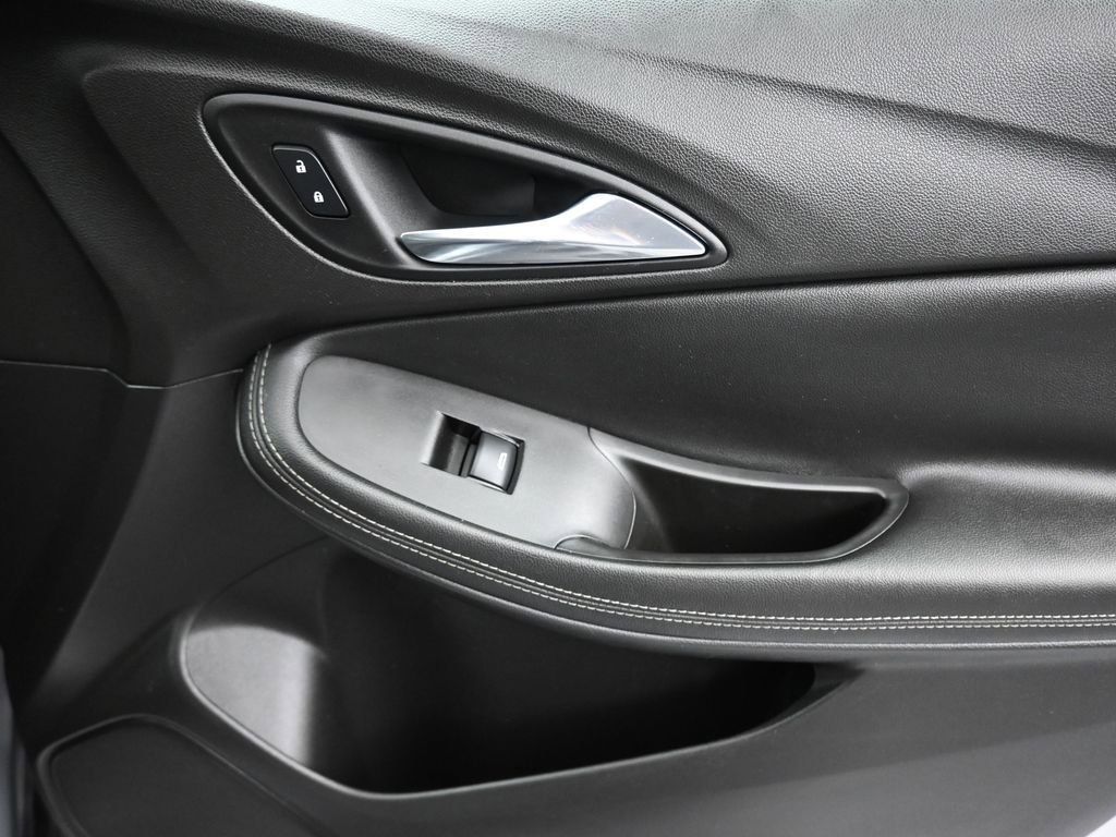 Used 2021 Buick Encore GX Select w/ Sport Touring Package image 38