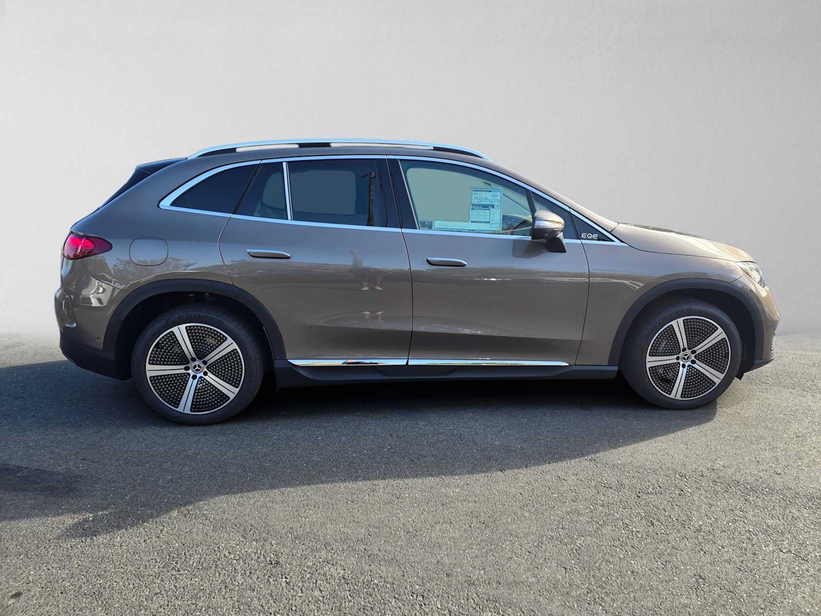 New 2027 Mercedes-Benz EQE 320 4MATIC SUV image 2