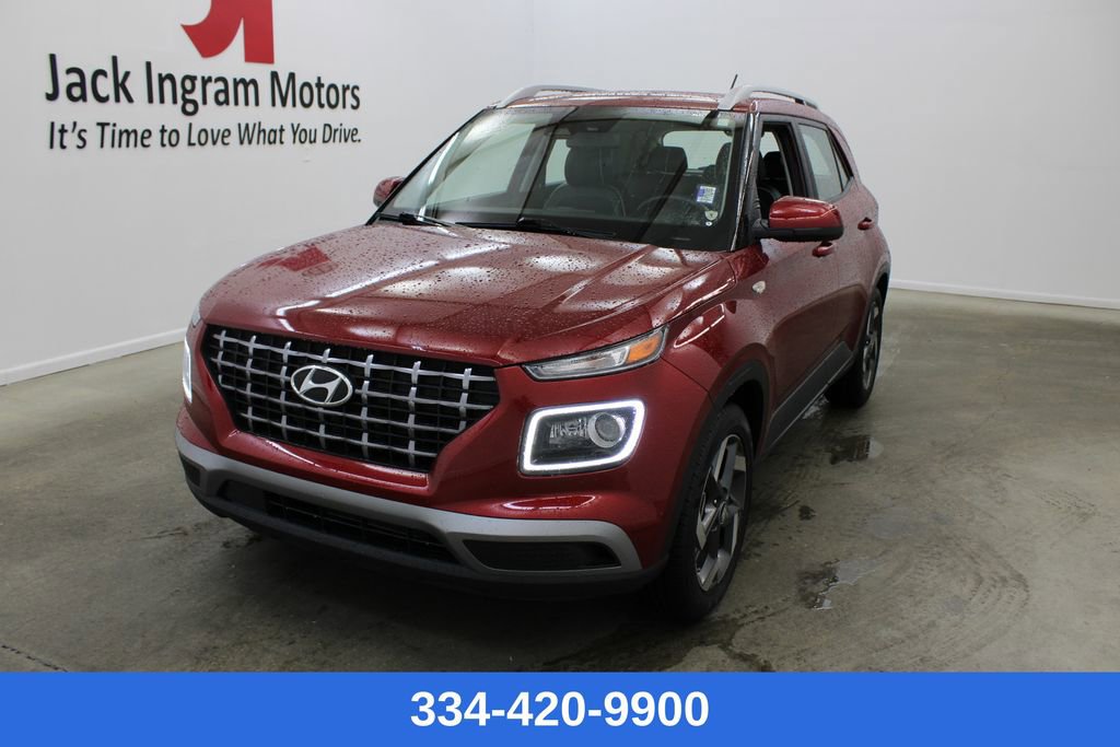 Used 2024 Hyundai Venue Limited image 1