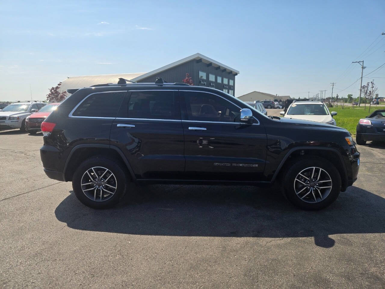 Used 2019 Jeep Grand Cherokee Limited AWD/4WD image 9