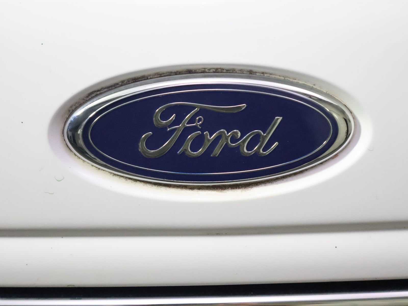 Used 2000 Ford E-150 and Econoline 150 RWD image 15