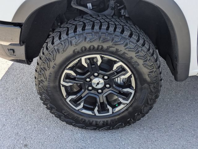 Used 2026 Chevrolet Silverado 1500 ZR2 AWD/4WD image 11