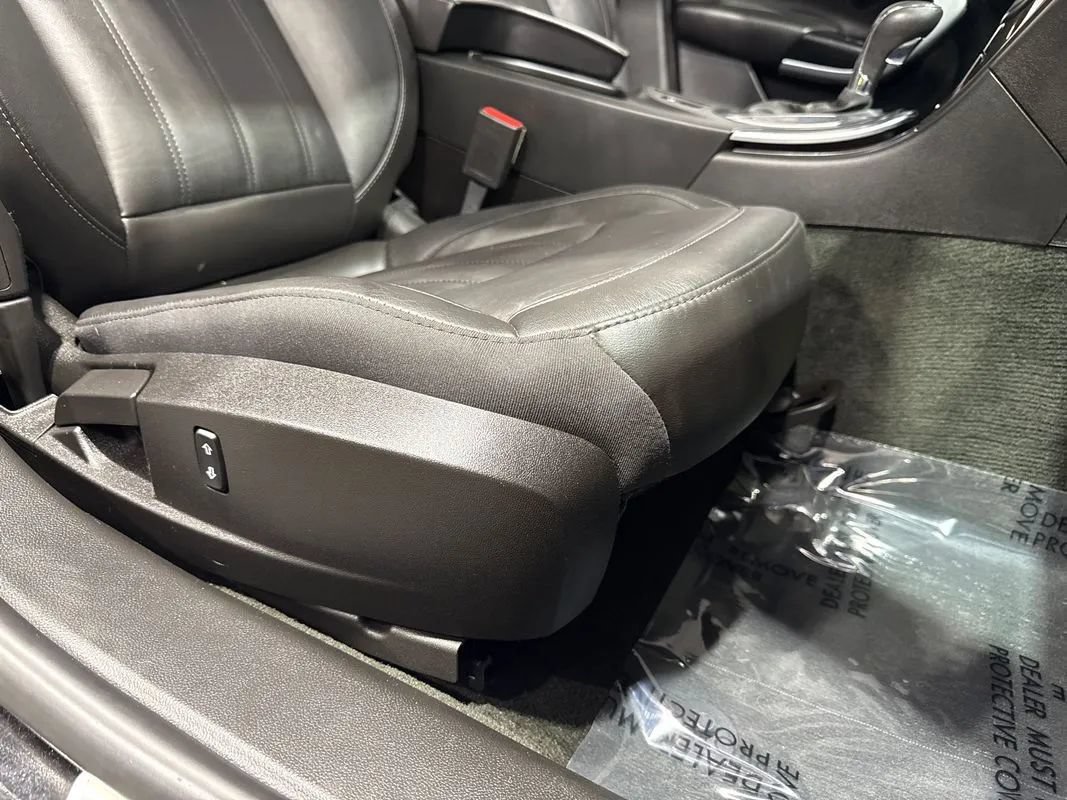 Used 2017 Buick Regal Sport Touring FWD image 95