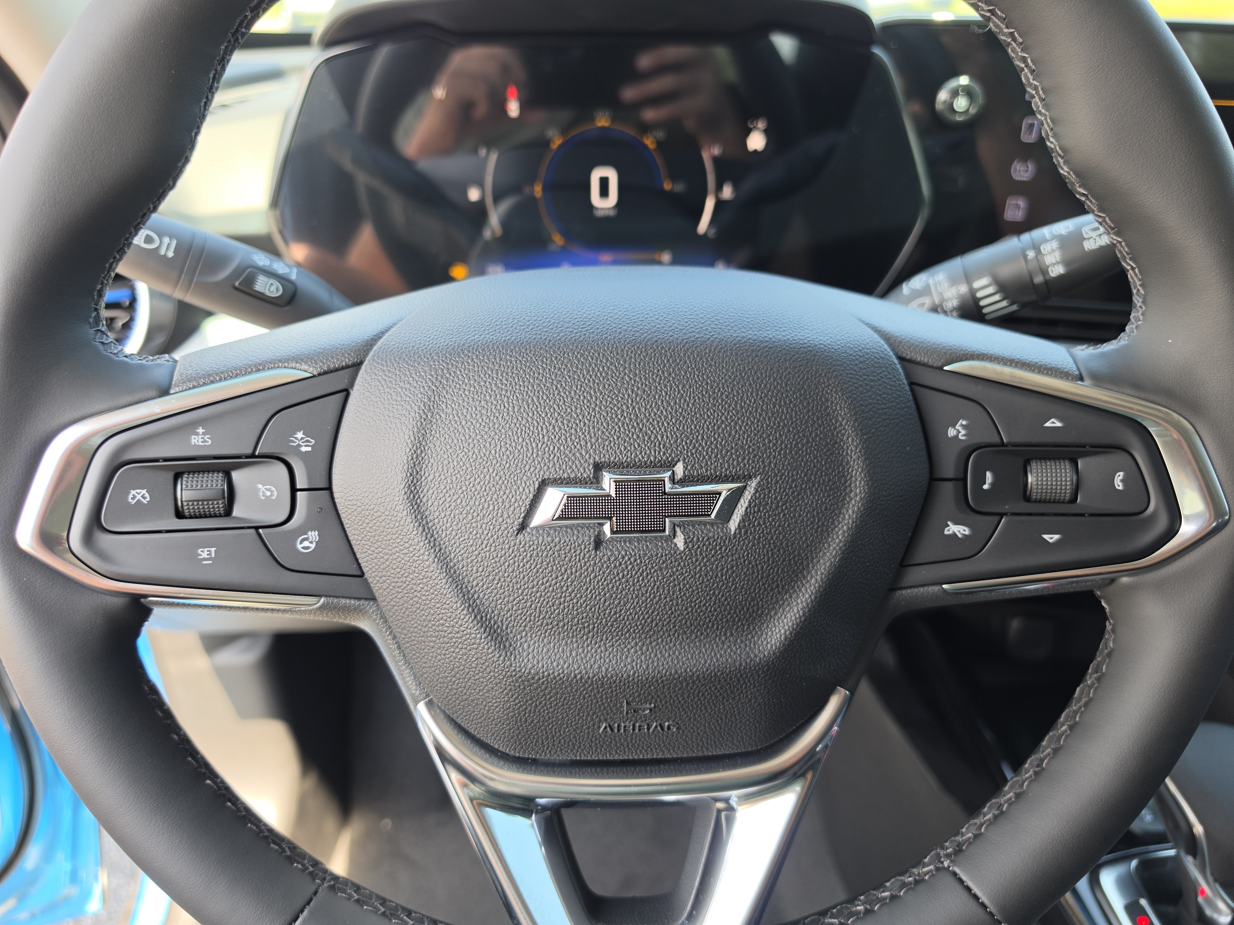 New 2026 Chevrolet Trax LT w/ Sunroof Package FWD image 35