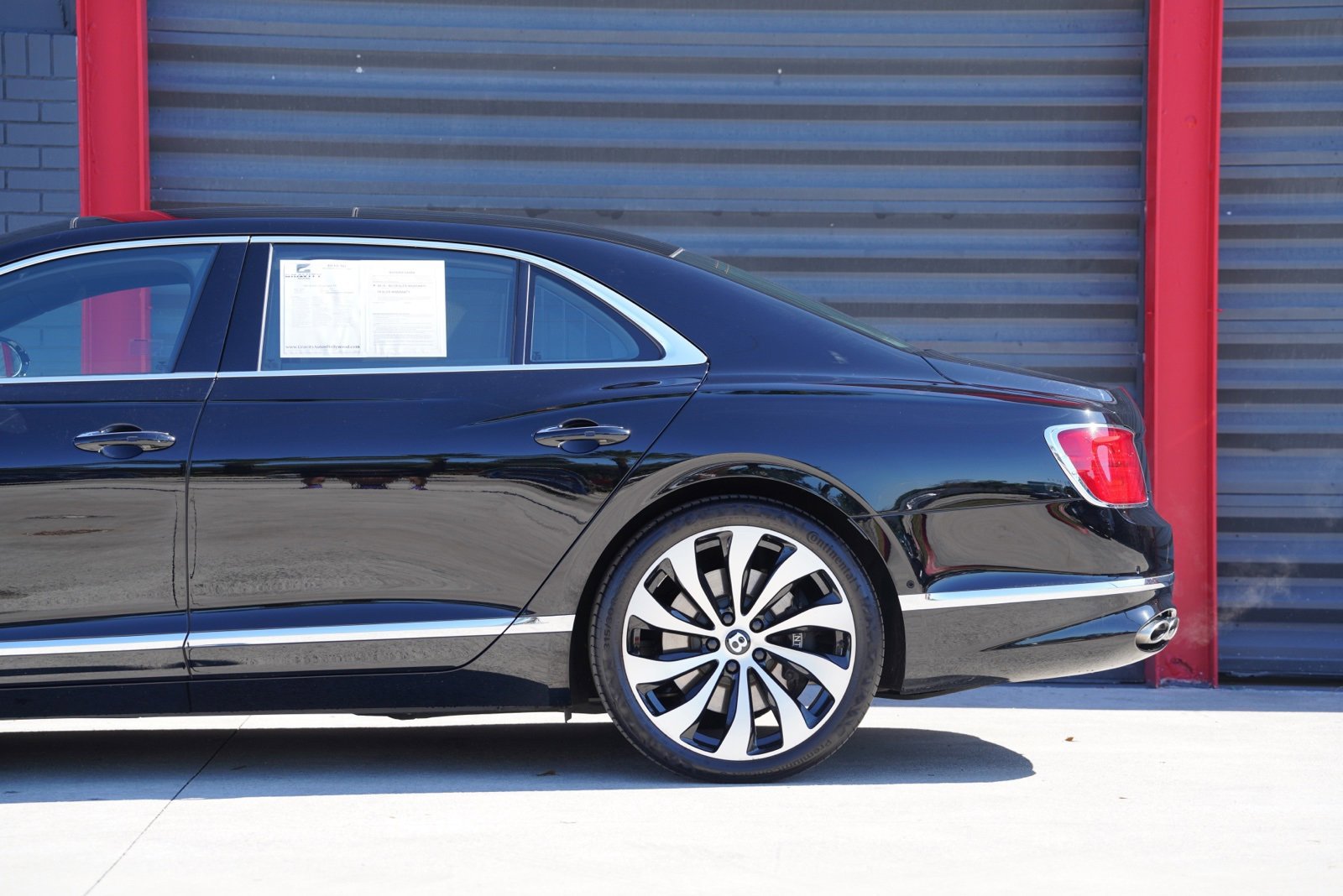 Used 2022 Bentley Flying Spur V8 image 6