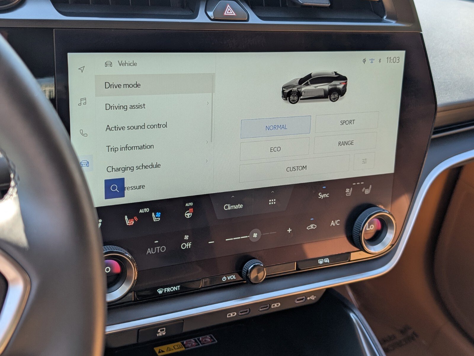 Used 2024 Lexus RZ 300e Premium image 28