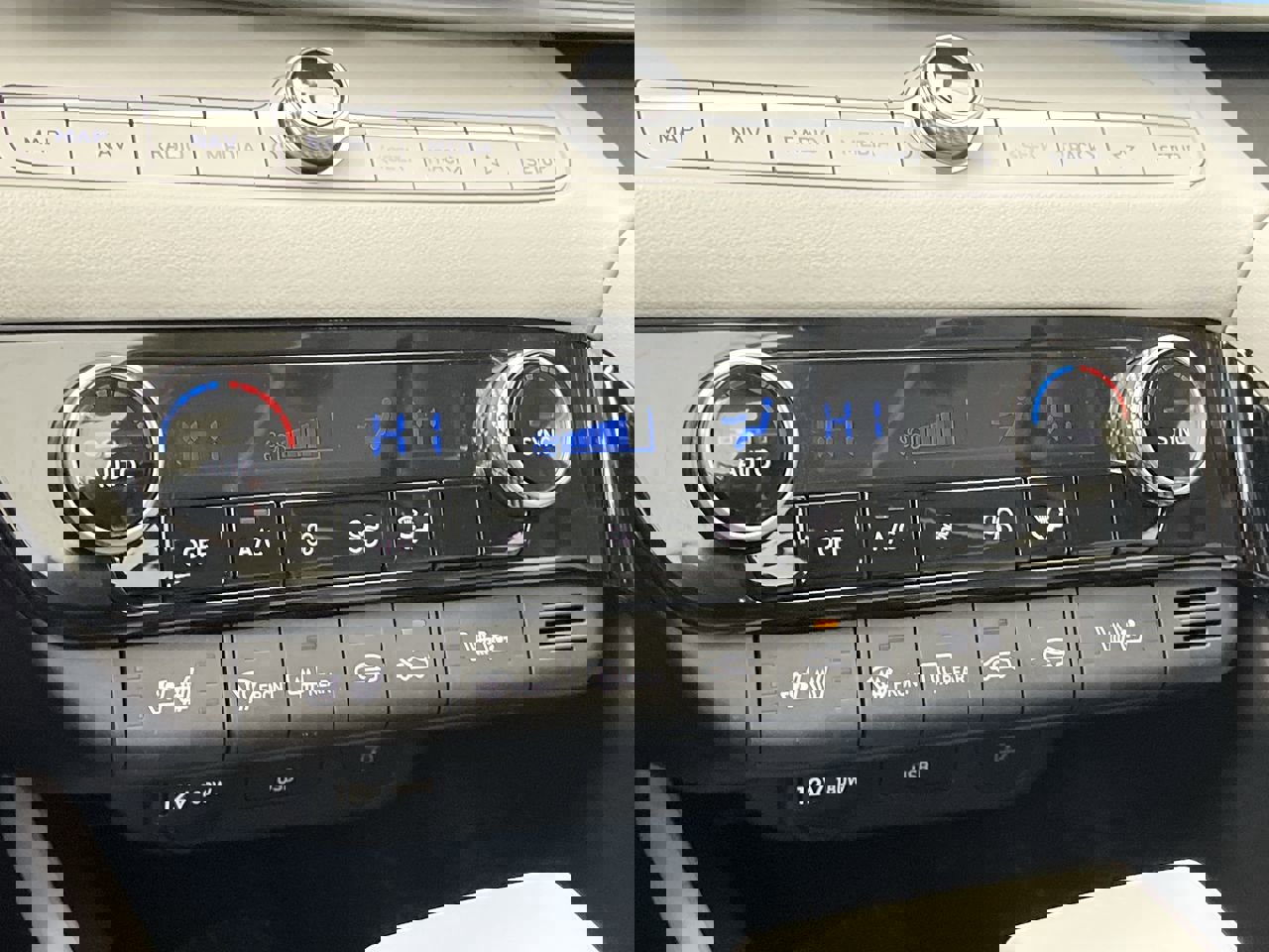 Used 2024 Hyundai Elantra Limited image 21