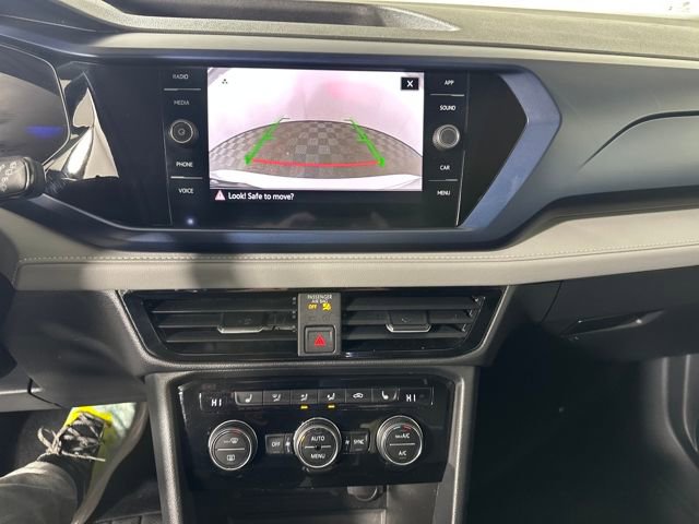 Used 2024 Volkswagen Taos SE image 23