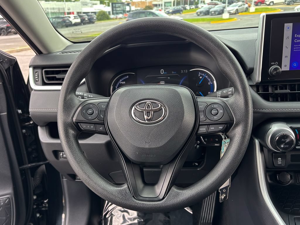 Certified 2025 Toyota RAV4 LE AWD/4WD image 24