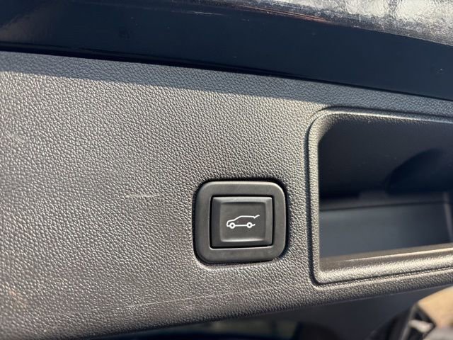 Used 2020 GMC Terrain SLT w/ Preferred Package image 14