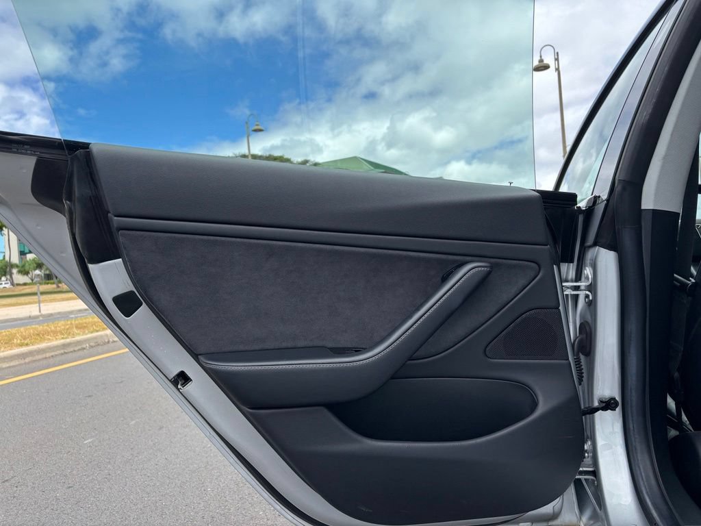 Used 2018 Tesla Model 3 Mid Range RWD image 16