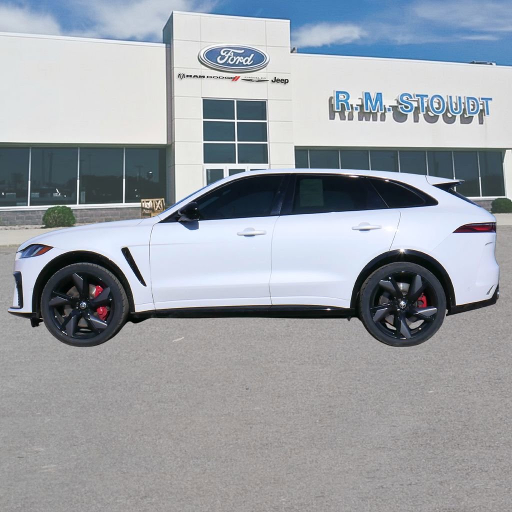 Used 2024 Jaguar F-PACE SVR image 3