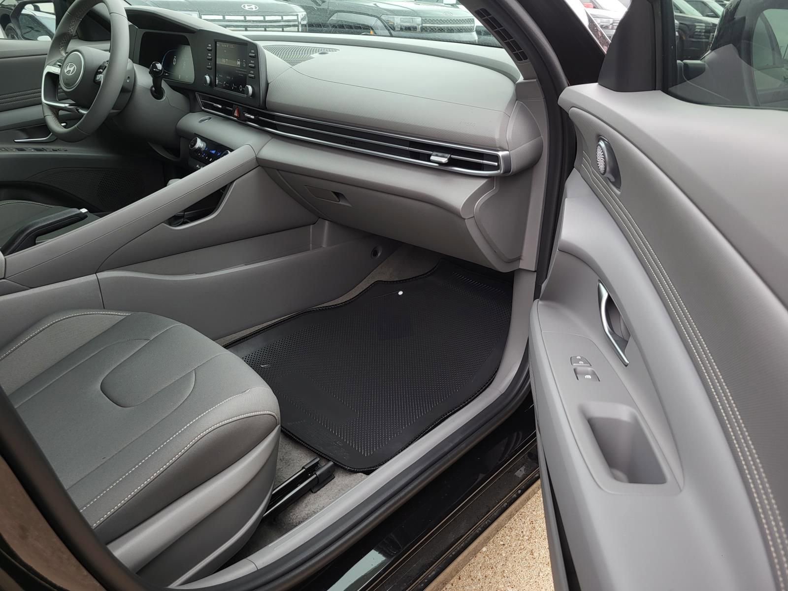 New 2026 Hyundai Elantra Sport FWD image 7