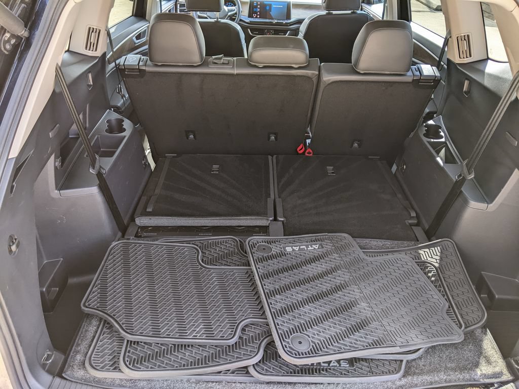 Certified 2024 Volkswagen Atlas SE FWD image 25