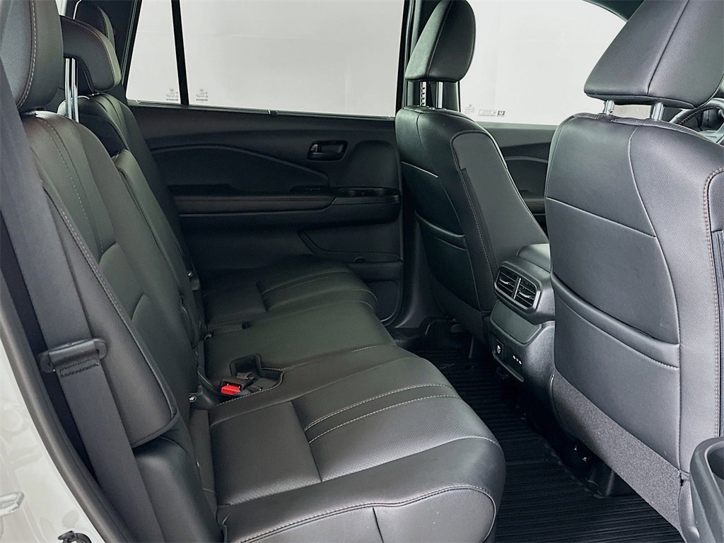 Certified 2025 Honda Passport TrailSport image 8