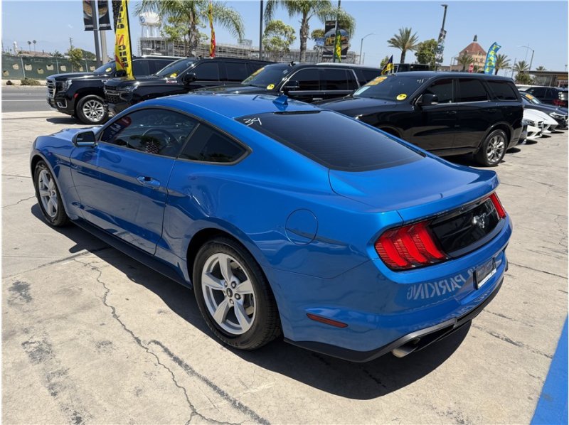 Used 2020 Ford Mustang Coupe RWD image 12