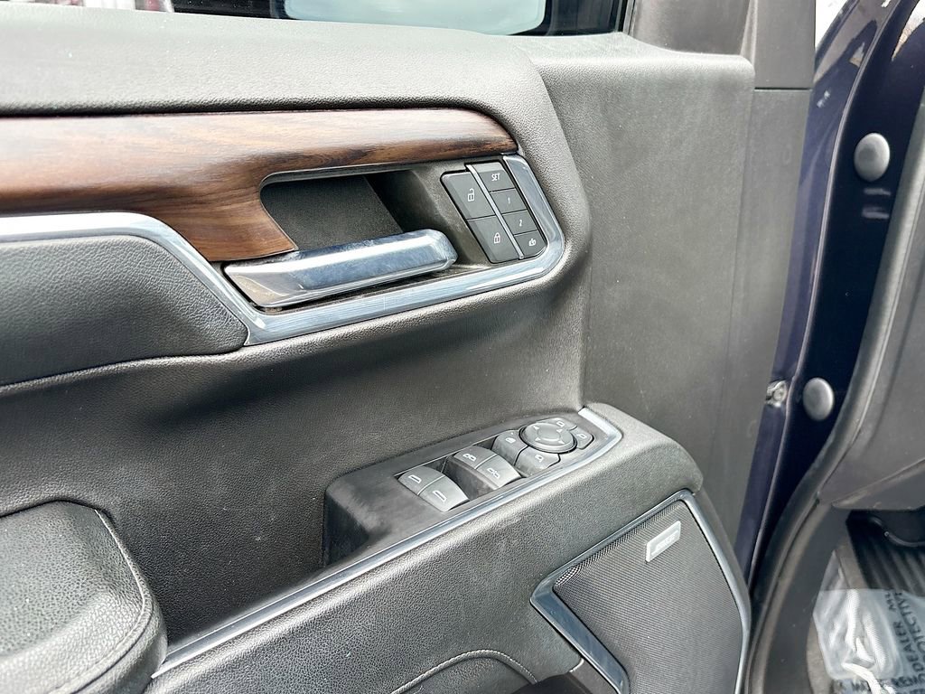Used 2023 GMC Sierra 1500 SLT w/ SLT Premium Plus Package AWD/4WD image 17