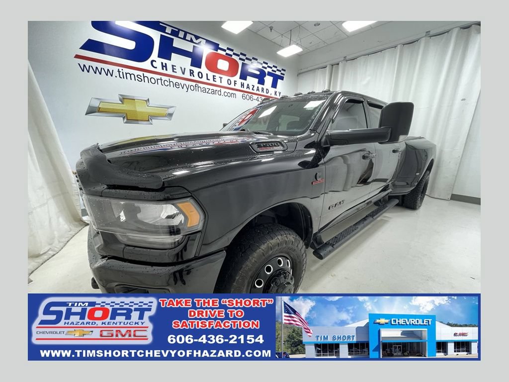 Used 2022 RAM 3500 Big Horn w/ Night Edition AWD/4WD image 1