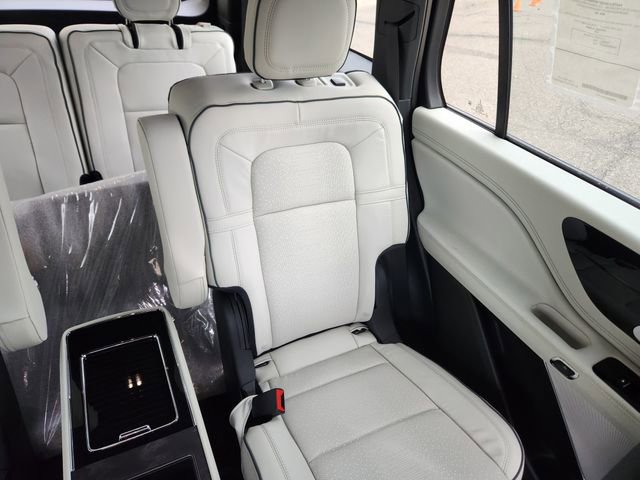 New 2026 Lincoln Aviator Black Label w/ Jet Appearance Package image 15