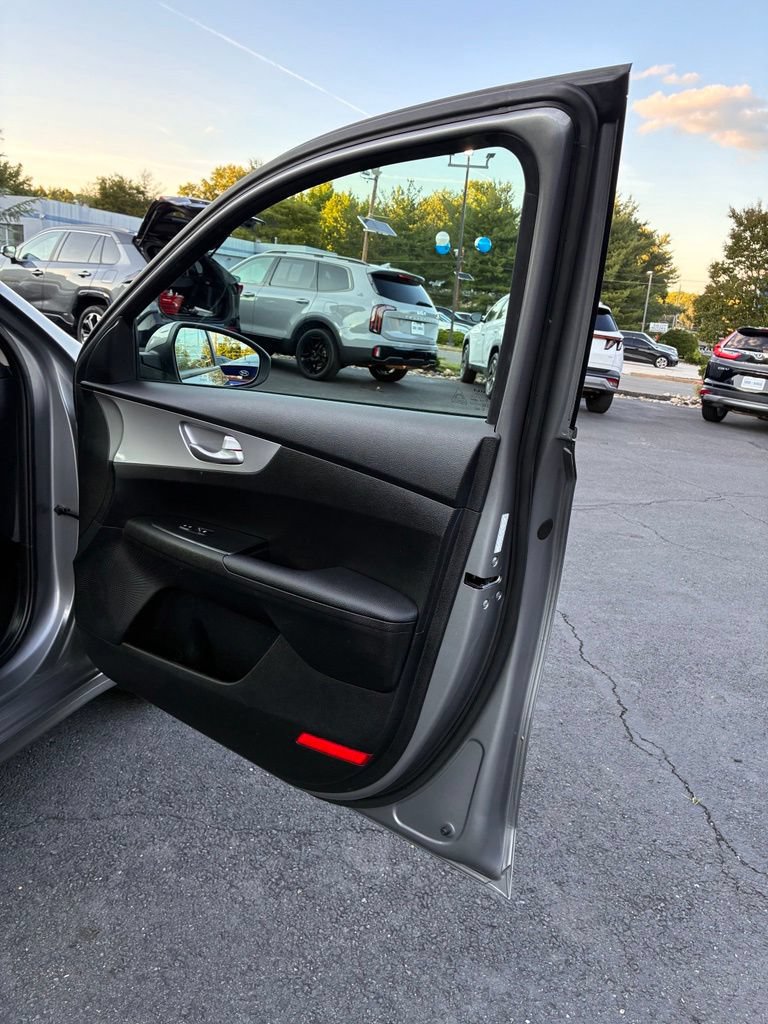 Used 2023 Kia Forte LXS w/ LXS Technology Package FWD image 44