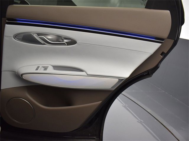 Used 2026 Genesis GV70 2.5T Advanced image 14