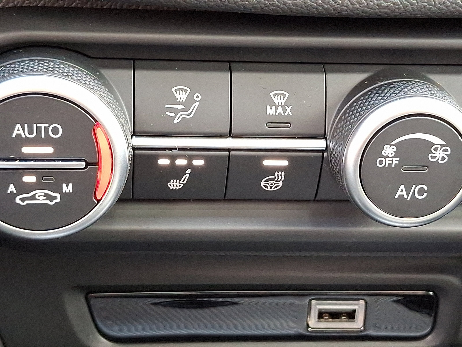 New 2025 Alfa Romeo Giulia AWD w/ Driving Assist Package image 20