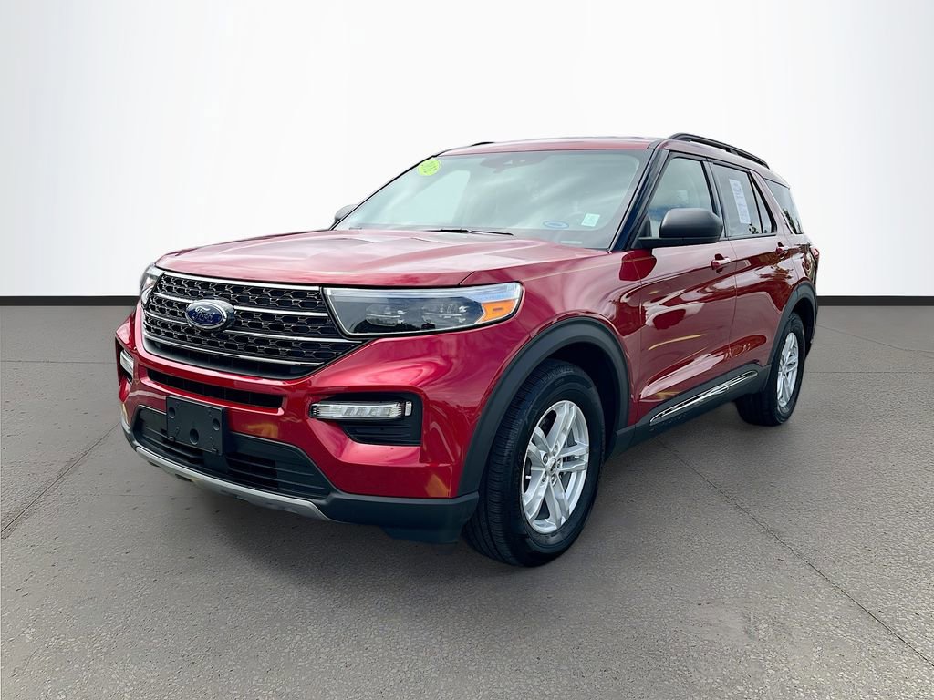 Used 2022 Ford Explorer XLT w/ Equipment Group 202A image 3
