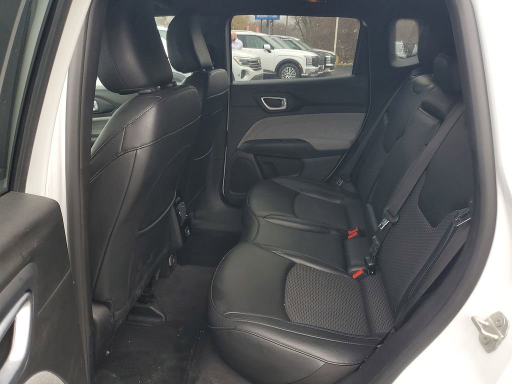 Used 2023 Jeep Compass Latitude image 25