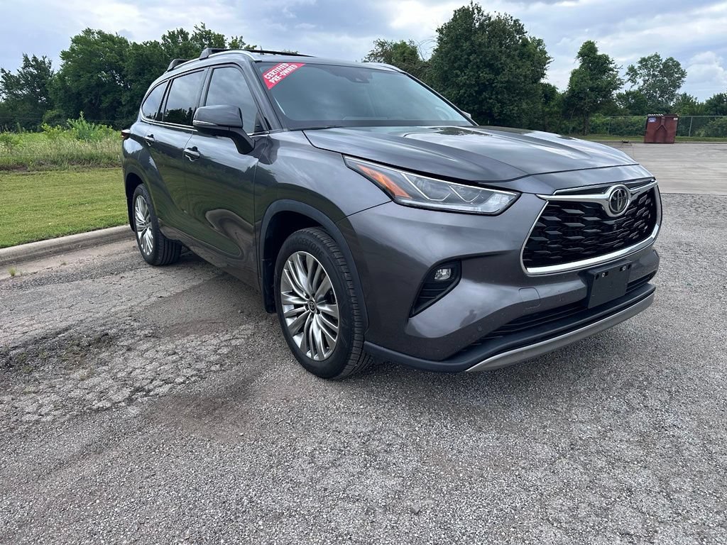 Certified 2024 Toyota Highlander Platinum AWD/4WD image 5