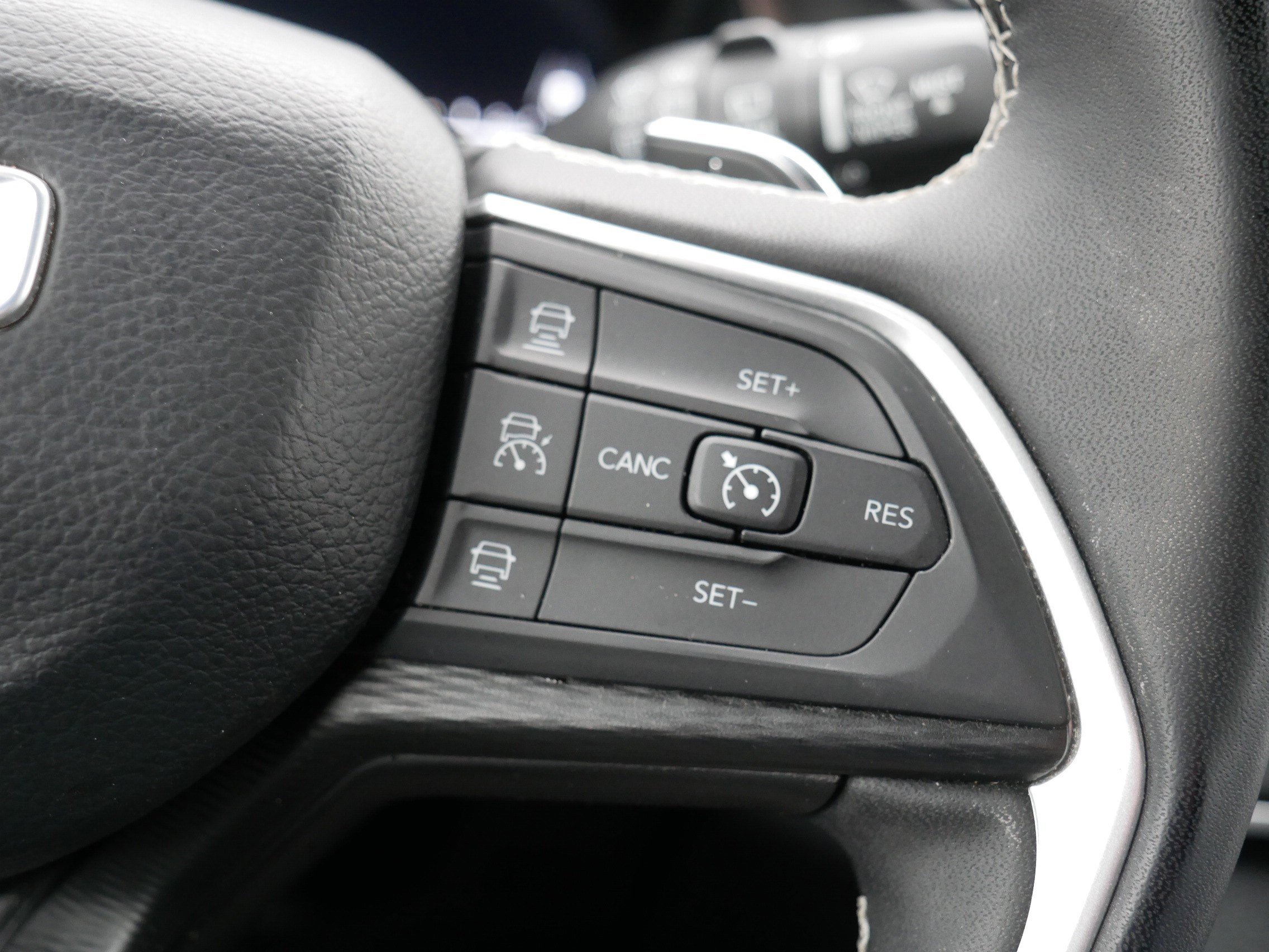 Used 2024 Jeep Grand Cherokee Altitude image 29