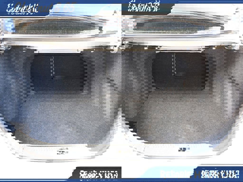 Used 2011 Toyota Camry LE image 15