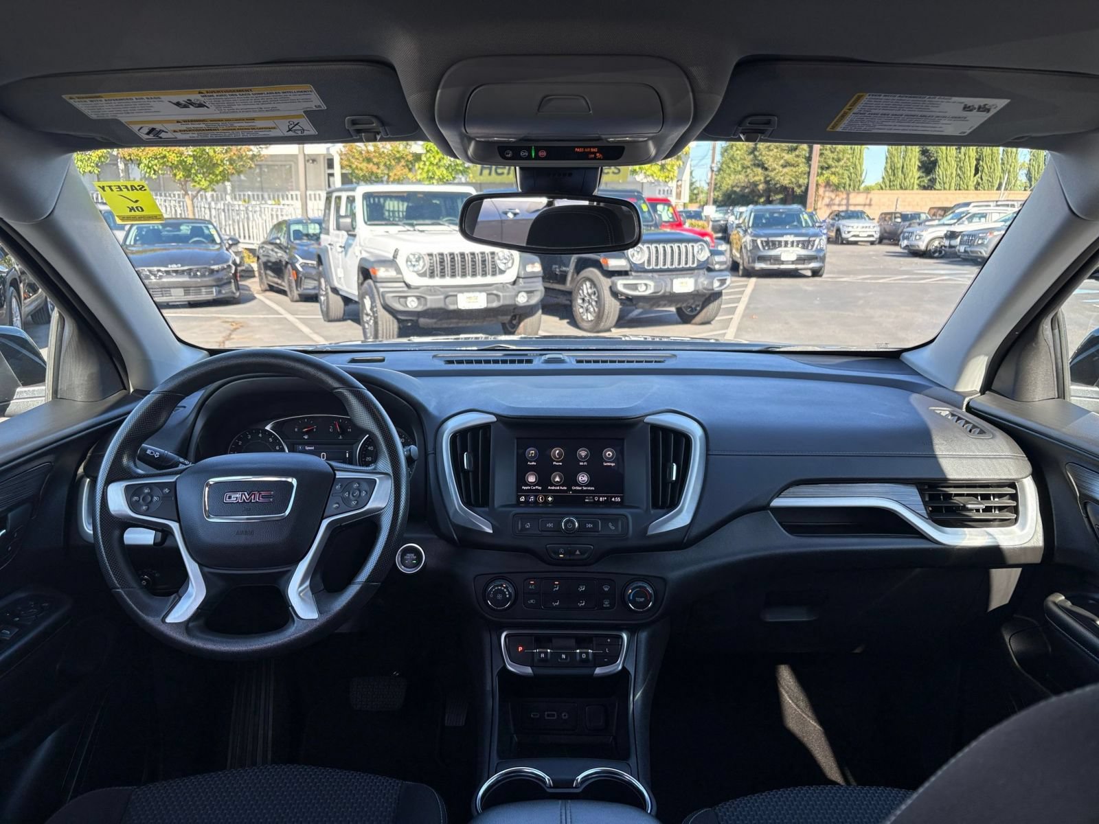 Used 2024 GMC Terrain SLE FWD image 32