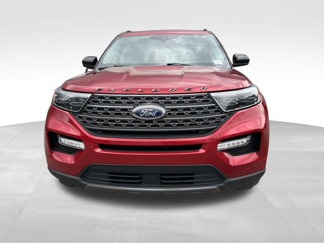 Certified 2022 Ford Explorer XLT w/ Equipment Group 202A AWD/4WD image 8