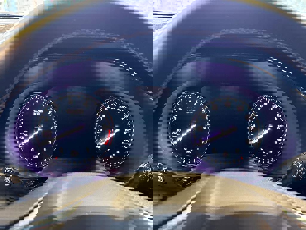 Used 2023 Buick Envision Essence w/ Sport Touring Package image 3