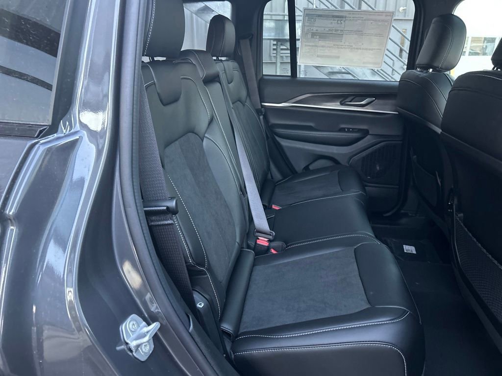 New 2026 Jeep Grand Cherokee Altitude image 36