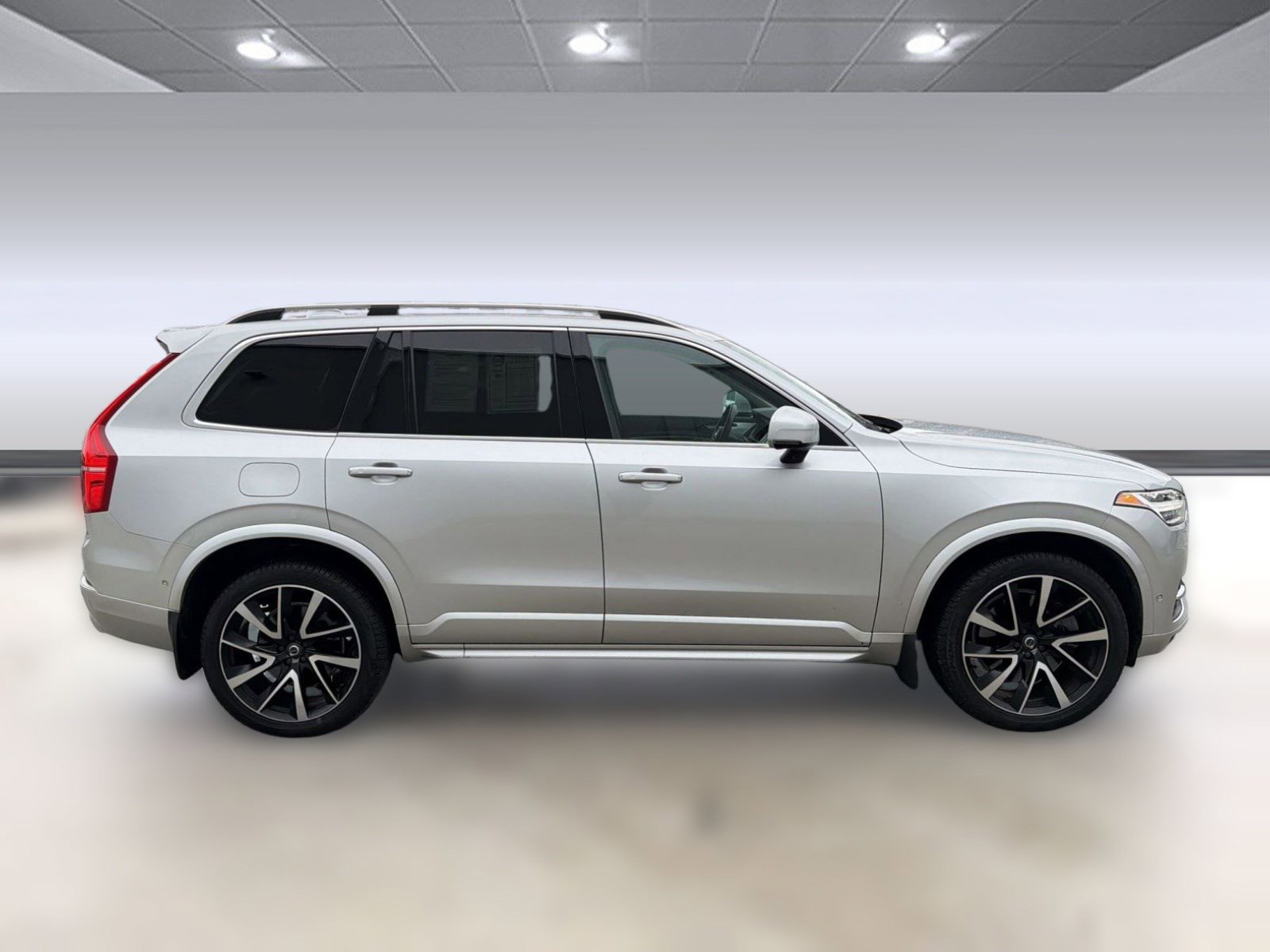 Used 2018 Volvo XC90 T8 Momentum w/ Convenience Package image 8