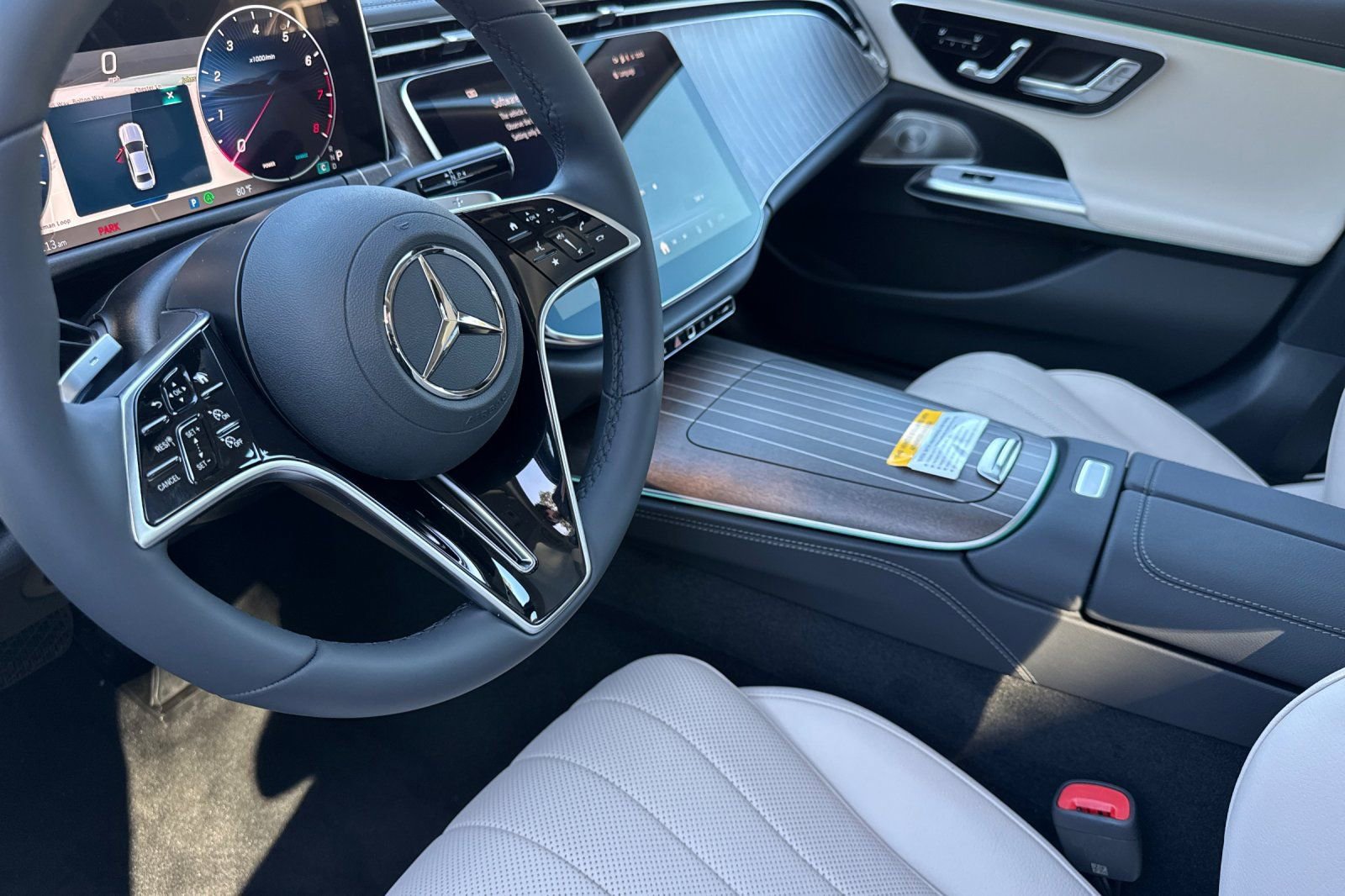 New 2026 Mercedes-Benz E 350 4MATIC Sedan image 10