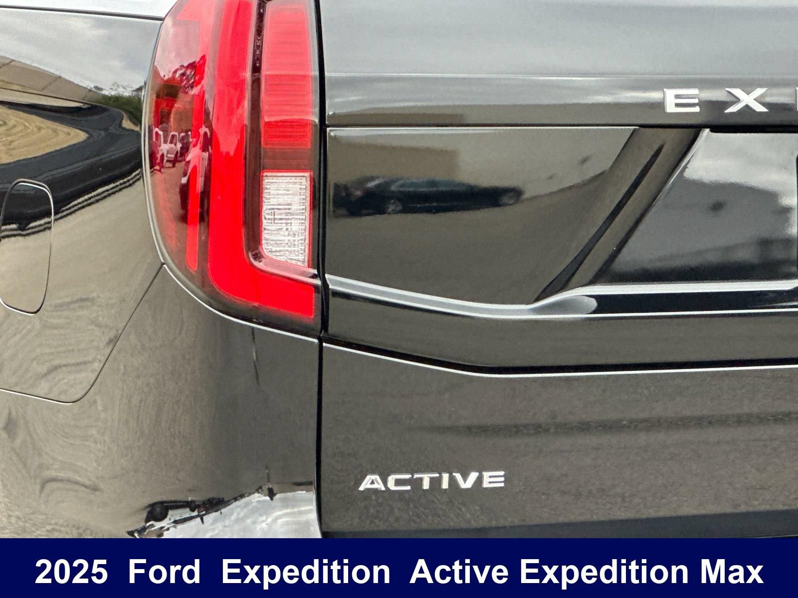 Used 2025 Ford Expedition Max Active AWD/4WD image 36