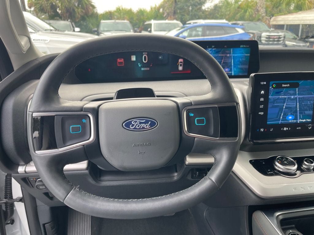 Used 2025 Ford Expedition Active AWD/4WD image 16