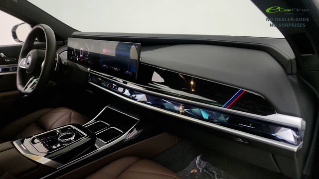 Used 2026 BMW 740i RWD image 32