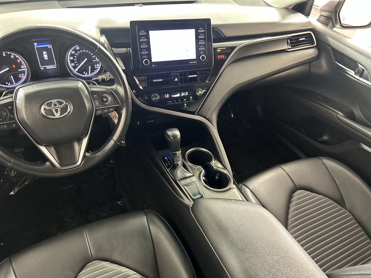 Used 2024 Toyota Camry SE FWD image 23